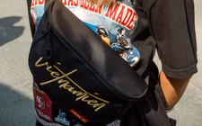 How to style waterproof fanny packs?